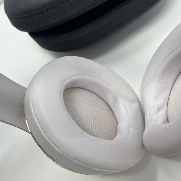 Gold Beats by Dre Studio 2.0 Over-Ear Wired Headphones B0500 W/ Case Tested - Picture 8 of 11